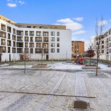 Sunflower - Modern Large Charming Apartment With Balcony 브라티슬라바 외부 사진