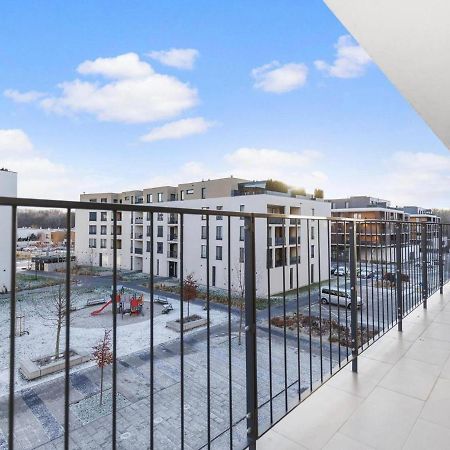 Sunflower - Modern Large Charming Apartment With Balcony 브라티슬라바 외부 사진