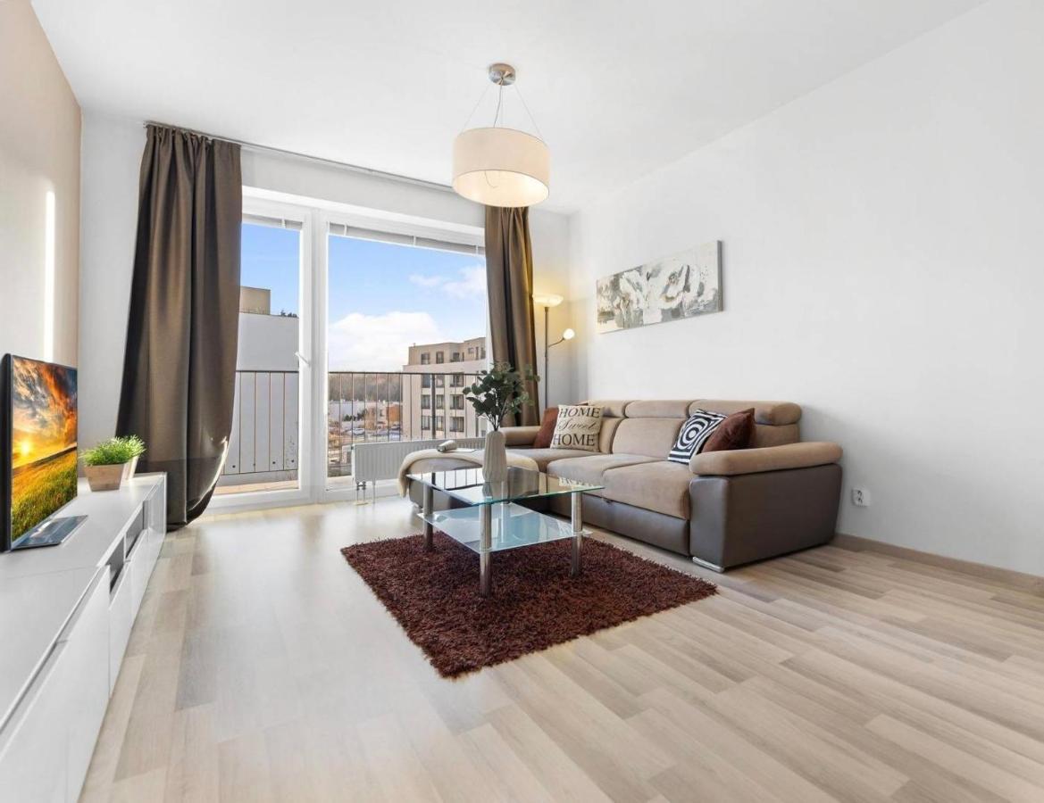 Sunflower - Modern Large Charming Apartment With Balcony 브라티슬라바 외부 사진